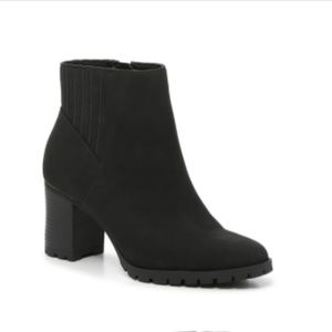KELLY & KATIE YONA CHELSEA BOOT